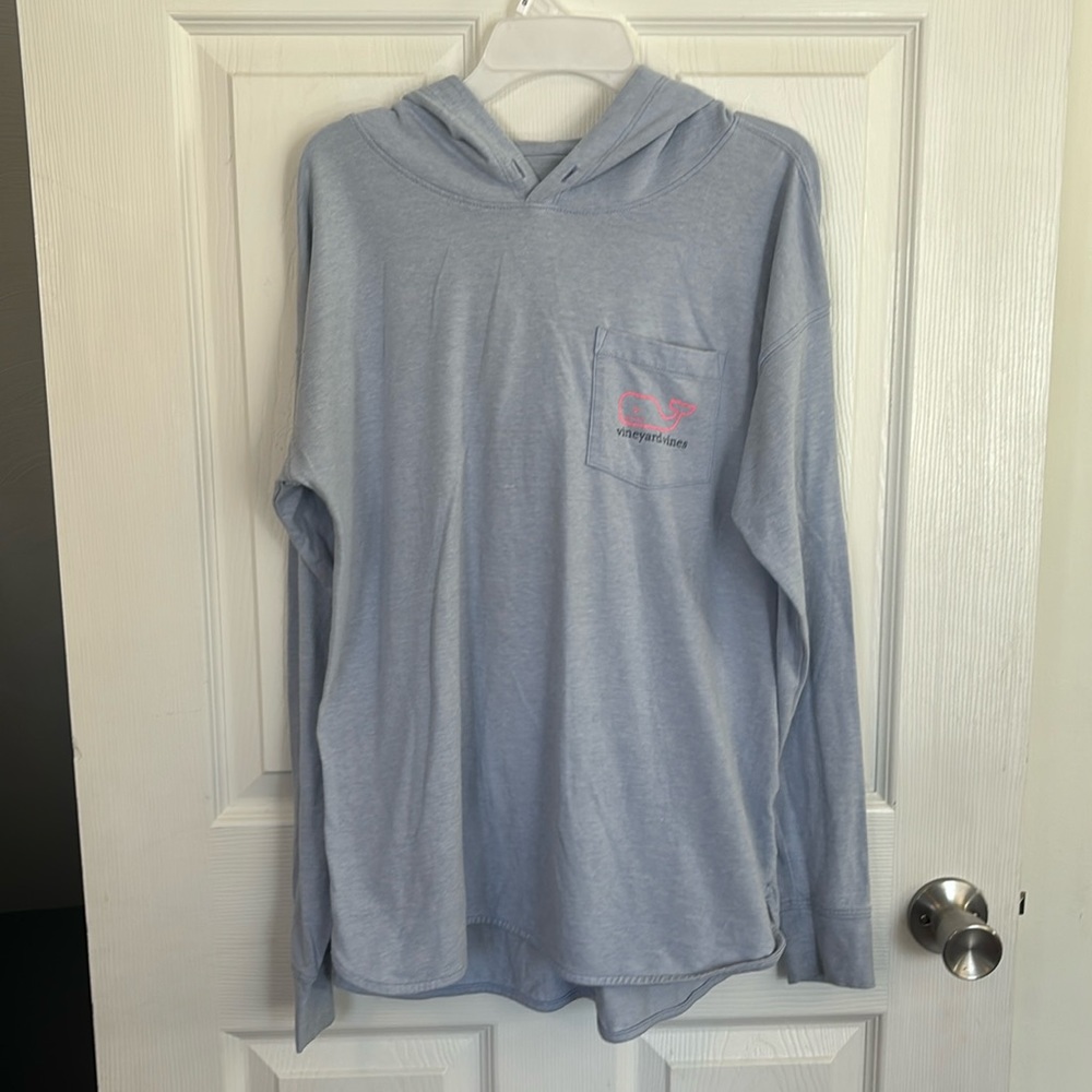 Vineyard Vines long sleeve hooded t shirt.  Size Small